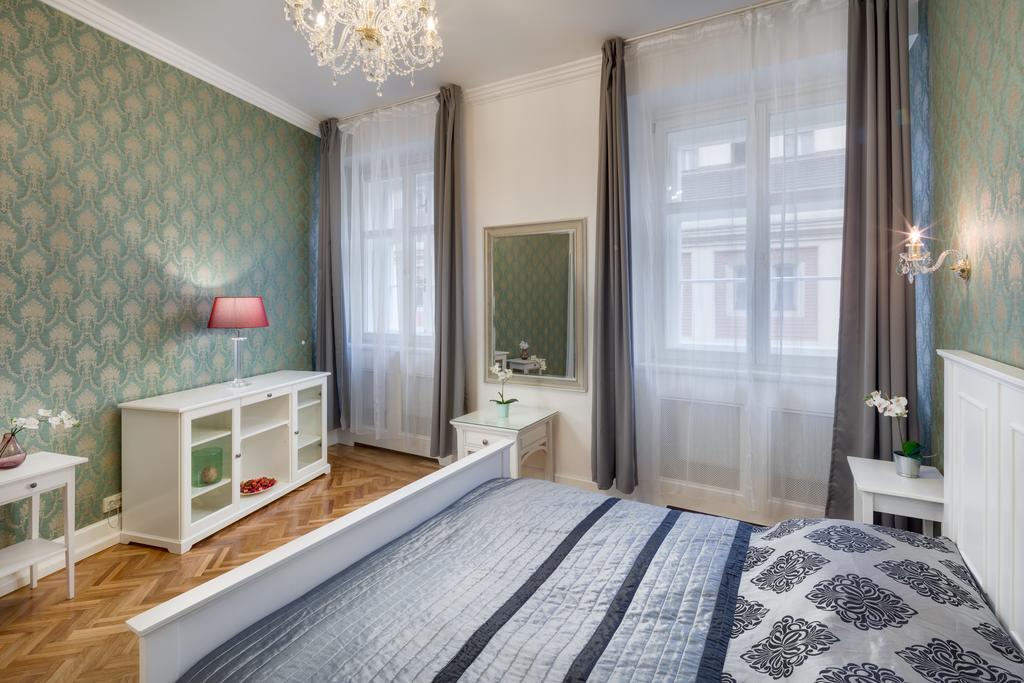 Smetanovo Nabrezi - Riverview Old Town Апартаменти